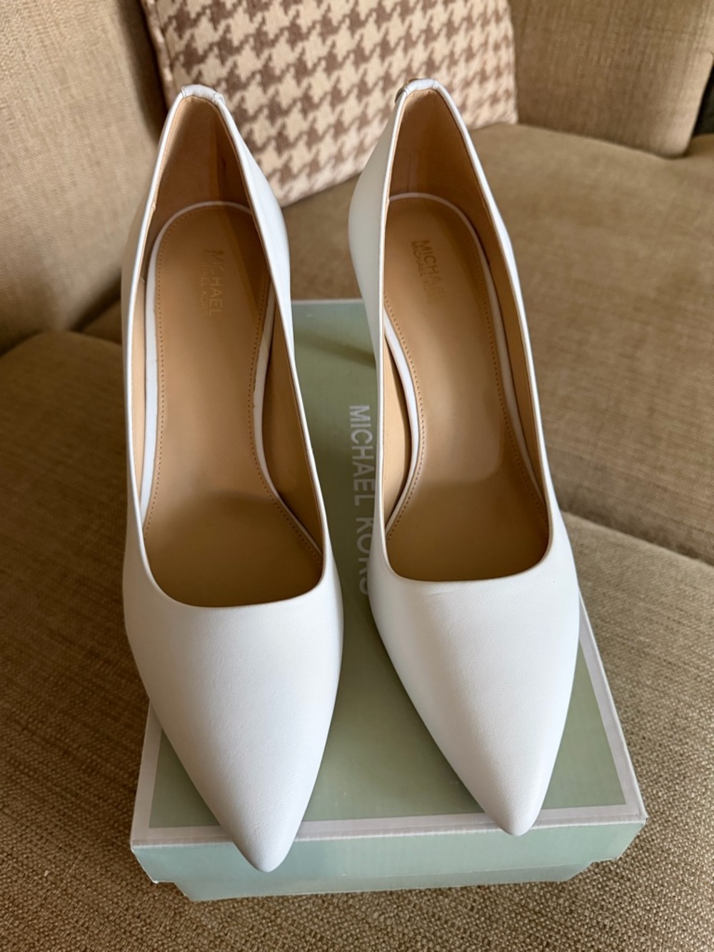 Michael Kors White Pointed-Toe Leather Pumps